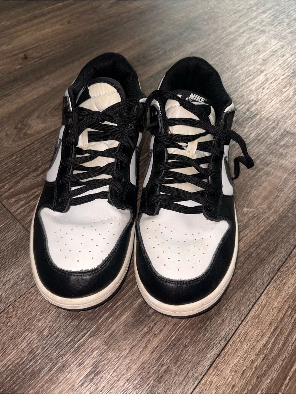 Nike Men’s Black and White Low-Top Sneakers